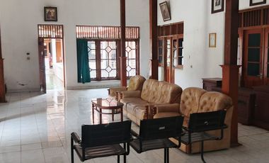 Dijual Rumah Hitung Tanah Luas 1.370 m² di Jalan Protokol Wonogiri