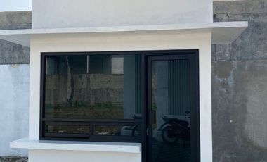 rumah mewah di solo baru harga murah bisa kpr proses di bantu , jalan luas akses mudah, bekerjasama dengan bank besar di solo raya