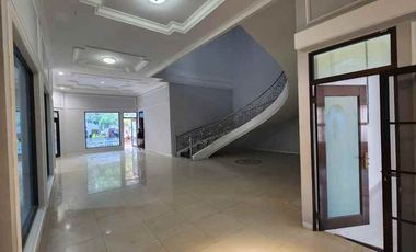 Dharmahusada Indah, Rumah Siap Huni, untuk Kantor,usaha Posisi Jalan K