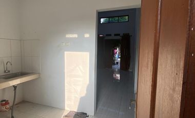 Rumah Over Kredit 89JT dkt Tol Sawangan di Puri Hasanah 5 Mampang