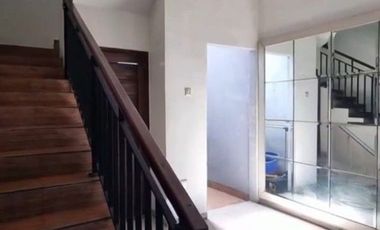 Dijual Rumah 2 Lantai Hook Murah Lokasi Strategis, Cisaranten, Arcamanik Bandung Ref.05226