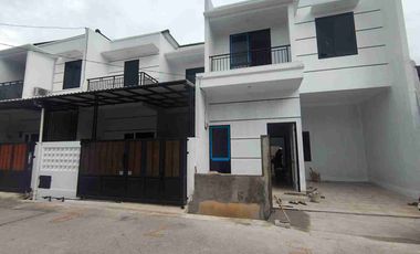 Rumah baru 2 lantai murah di Ciracas Jakarta Timur