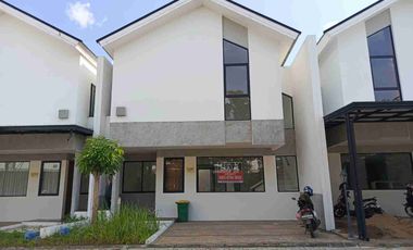 Dijual Townhouse Mewah Florista Garden