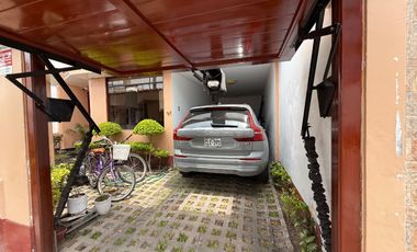 VENDO CASA DE 2PISOS MÁS AZOTEA | AMPLIA + PARQUE CERCA | ZONA RESIDENCIAL SEGURA – LOS CEDROS DE VILLA CHORRILLOS