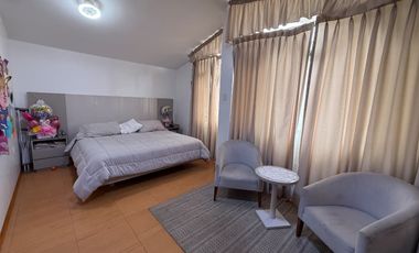 VENDO CASA DE 2PISOS MÁS AZOTEA | AMPLIA + PARQUE CERCA | ZONA RESIDENCIAL SEGURA – LOS CEDROS DE VILLA CHORRILLOS