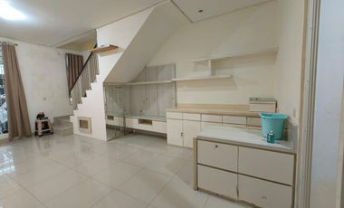 Disewa Rumah 2 Lantai Siap Huni Semi Furnished Green Lake City Duri Kosambi Jakarta Barat