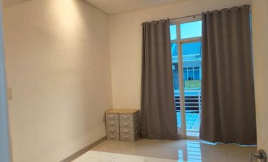 Disewa Rumah 2 Lantai Siap Huni Semi Furnished Green Lake City Duri Kosambi Jakarta Barat