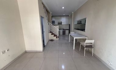 Rumah Golden Palm Dijual Harga Murah Siap Huni Sudah Renovasi 2,5 Lantai Kalideres Jakarta Barat