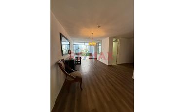 Vendo Casa Frente A Loma Amarilla En Santiago De Surco!