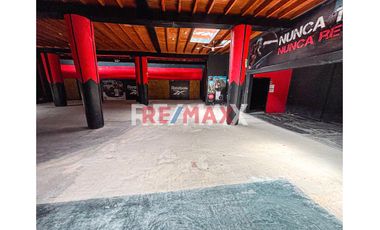 Amplio Terreno O Local Comercial A Un Paso Del Parque Kennedy - Miraflores