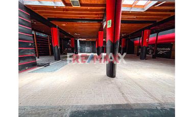 Amplio Terreno O Local Comercial A Un Paso Del Parque Kennedy - Miraflores