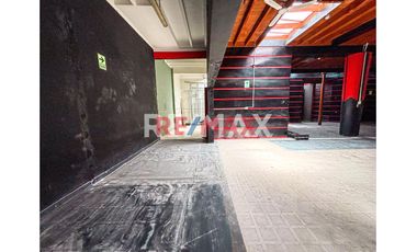 Amplio Terreno O Local Comercial A Un Paso Del Parque Kennedy - Miraflores