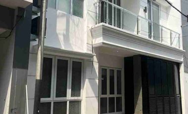 Dijual /Disewakan Rumah 2 Lt Furnish kebon jeruk