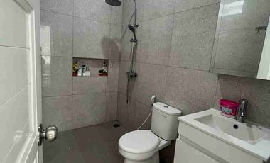 Dijual /Disewakan Rumah 2 Lt Furnish kebon jeruk