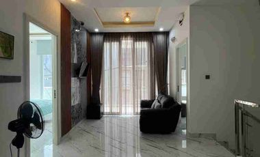 Dijual /Disewakan Rumah 2 Lt Furnish kebon jeruk