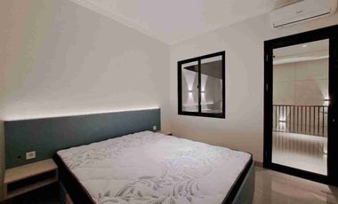 Dijual /Disewakan Rumah 2 Lt Furnish kebon jeruk