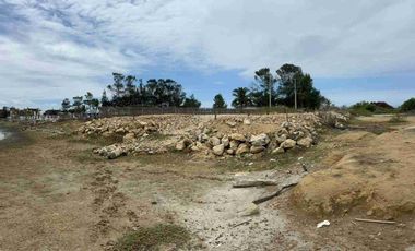 Se vende terreno en playa Pacoa a una cuadra del mar