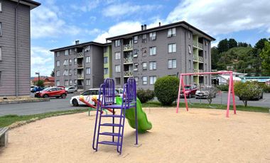 En arriendo departamento en condominio Jardín Prado