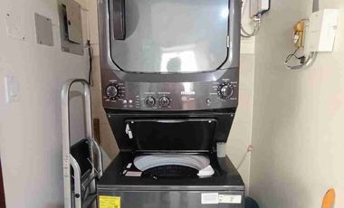 VENDO ACOGEDOR DEPARTAMENTO CON TRES HABITACIONES, DOS PARQUEADEROS