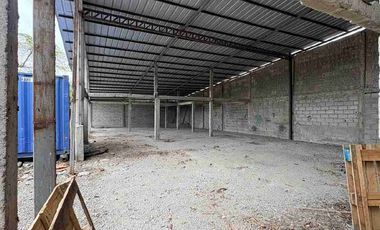 Terreno comercial y galpón de alquiler en Vergeles, cerca Mall del Norte