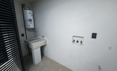 Casa en Renta en Zenith, Real de Valdepeñas ,3 Recámaras y Roof Top