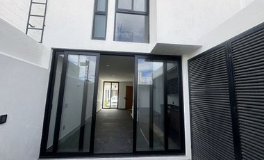 Casa en Renta en Zenith, Real de Valdepeñas ,3 Recámaras y Roof Top