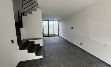 Casa en Renta en Zenith, Real de Valdepeñas ,3 Recámaras y Roof Top