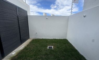 Casa en Renta en Zenith, Real de Valdepeñas ,3 Recámaras y Roof Top