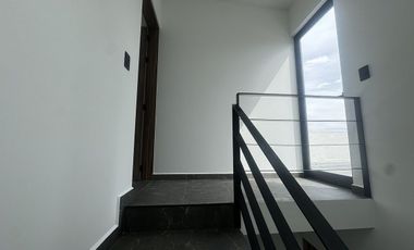 Casa en Renta en Zenith, Real de Valdepeñas ,3 Recámaras y Roof Top