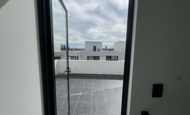 Casa en Renta en Zenith, Real de Valdepeñas ,3 Recámaras y Roof Top