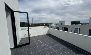 Casa en Renta en Zenith, Real de Valdepeñas ,3 Recámaras y Roof Top