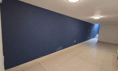 Casa en Renta de 2 Niveles con 3 Recámaras y Cochera Techada