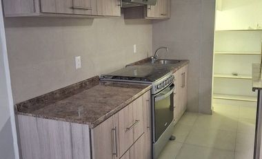Casa en Renta de 2 Niveles con 3 Recámaras y Cochera Techada