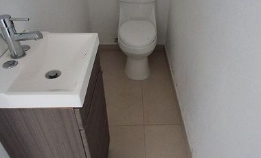 Casa en Renta de 2 Niveles con 3 Recámaras y Cochera Techada