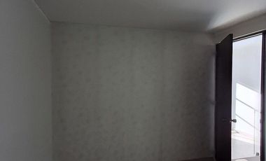 Casa en Renta de 2 Niveles con 3 Recámaras y Cochera Techada