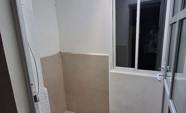 Casa en Renta de 2 Niveles con 3 Recámaras y Cochera Techada