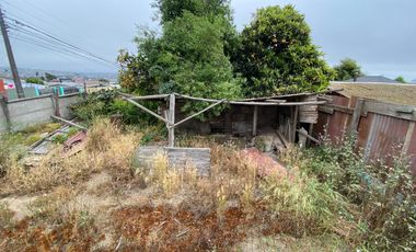 SE VENDE PROPIEDAD PARA REMODELAR, BARRANCAS