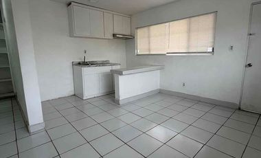 Renta de departamento a una cuadra de blvd Salinas, 5 y 10, Tijuana