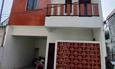 Dijual Rumah Siap Huni 2 Lantai SHM Dijakarta Timur