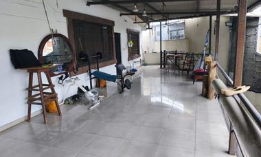 Vendo casa  familiar amplia en alborada 11et lista para habitar.