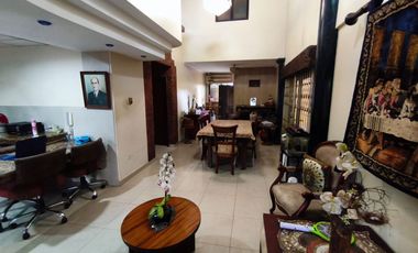 Vendo casa  familiar amplia en alborada 11et lista para habitar.