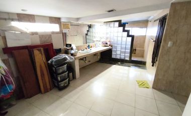 Vendo casa  familiar amplia en alborada 11et lista para habitar.