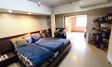 Vendo casa  familiar amplia en alborada 11et lista para habitar.