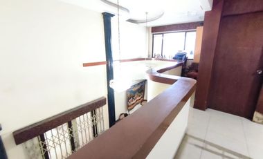 Vendo casa  familiar amplia en alborada 11et lista para habitar.