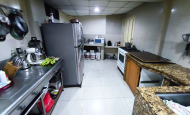 Vendo casa  familiar amplia en alborada 11et lista para habitar.