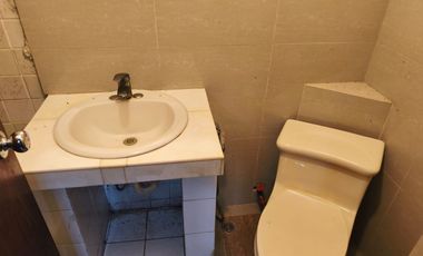 Vendo casa  familiar amplia en alborada 11et lista para habitar.