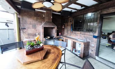 Vendo casa  familiar amplia en alborada 11et lista para habitar.