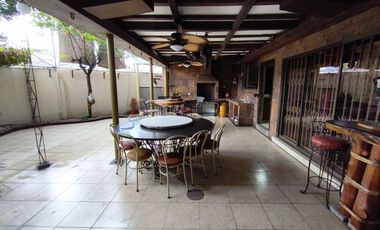 Vendo casa  familiar amplia en alborada 11et lista para habitar.