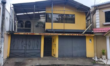 Vendo casa  familiar amplia en alborada 11et lista para habitar.