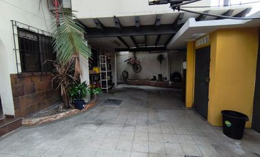 Vendo casa  familiar amplia en alborada 11et lista para habitar.